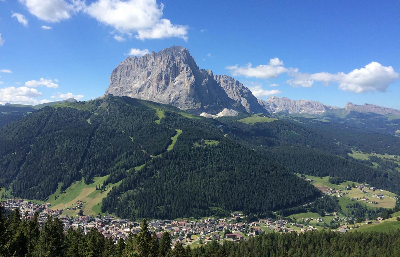 Ausblick auf Langkofel und das Grödnertal